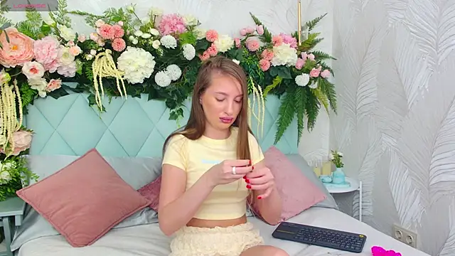 Snapshot of Miranda_Scott chatting on October 16, 2025, 5:03 pm Miranda Scott online show from October 16, 2025, 5:03 pm