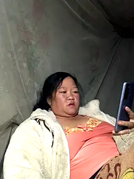 Snapshot of riso-00 chatting on November 28, 2025, 3:36 pm riso-00 online show from November 28, 2025, 3:36 pm