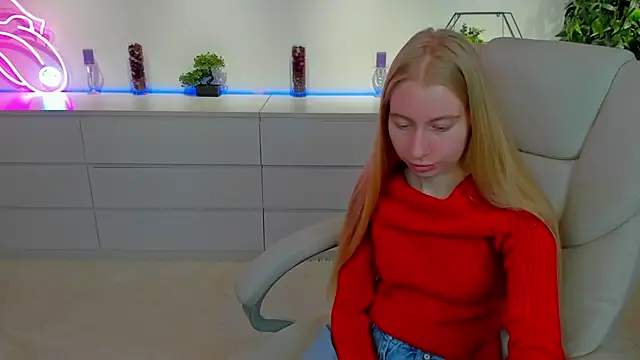 Alina Blonde online show from November 1, 2025, 6:37 am