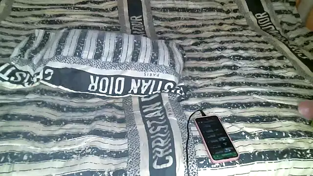 Snapshot of shleybabe chatting on October 2, 2025, 11:39 am shleybabe online show from October 2, 2025, 11:39 am