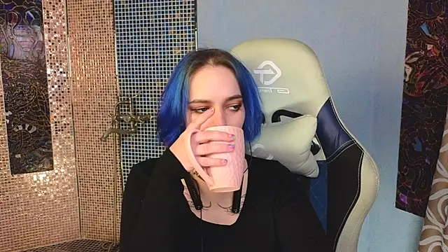 Eniferi online show from October 28, 2025, 2:42 pm