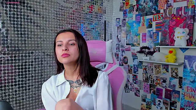 Mary 0Smith online show from October 9, 2025, 4:43 am