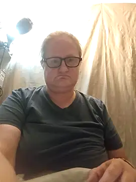 lindamarie  online show from September 26, 2025, 5:39 pm