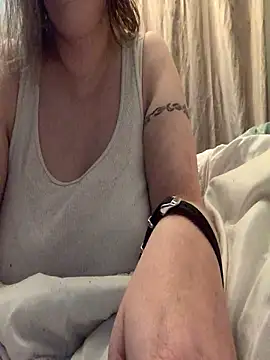 lindamarie  online show from September 28, 2025, 2:22 pm