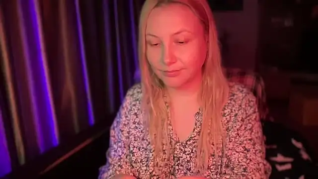 BikiHellena online show from October 29, 2025, 11:28 pm