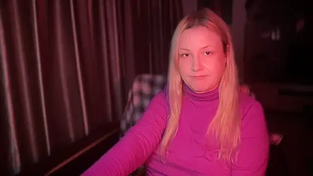 BikiHellena online show from November 26, 2025, 7:04 pm