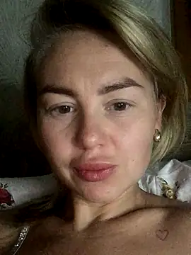 MartaLuna  online show from September 27, 2025, 9:20 pm