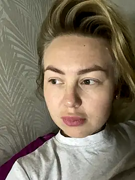 MartaLuna  online show from October 30, 2025, 7:14 pm