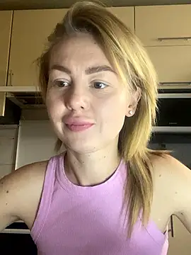 MartaLuna  online show from November 18, 2025, 11:58 am