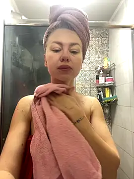 MartaLuna  online show from December 2, 2025, 7:03 am