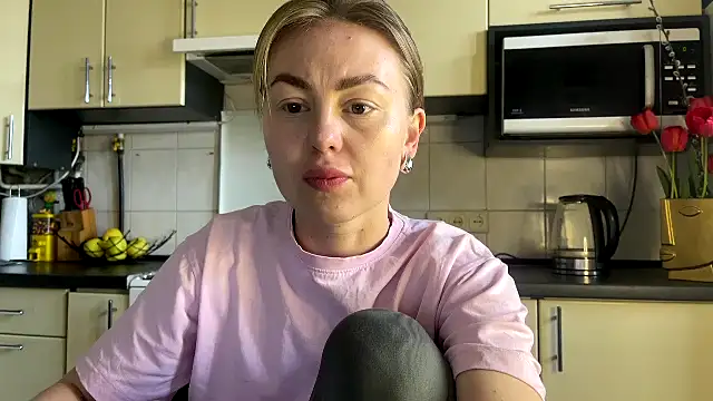 MartaLuna  online show from April 16, 2026, 1:56 pm