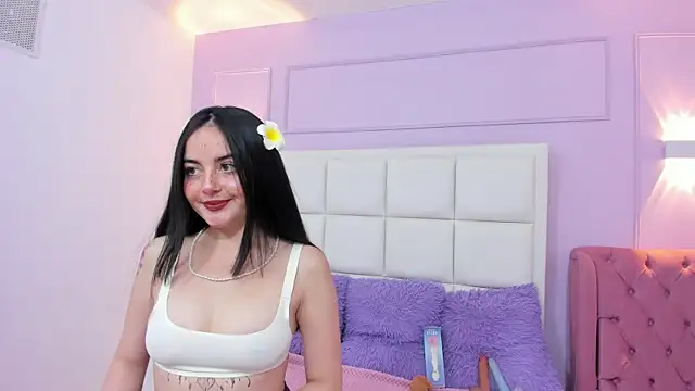 Ashleypetit online show from December 17, 2025, 12:22 pm