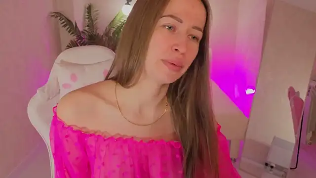 Snapshot of bella_li__ chatting on February 5, 2026, 1:32 am bella li online show from February 5, 2026, 1:32 am