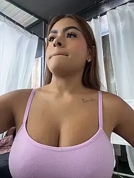 MayaMoanXXX online show from April 18, 2026, 1:15 pm