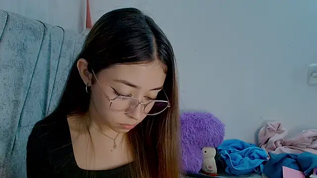 kimmy vegga2 online show from October 22, 2025, 4:02 am