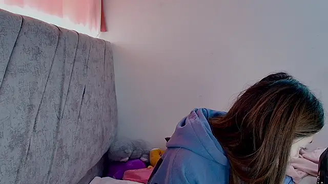 kimmy vegga2 online show from October 22, 2025, 4:29 pm