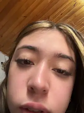 kimmy vegga2 online show from November 6, 2025, 2:29 pm