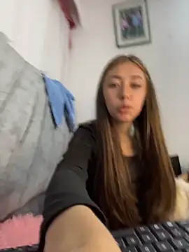 kimmy vegga2 online show from November 13, 2025, 4:33 am