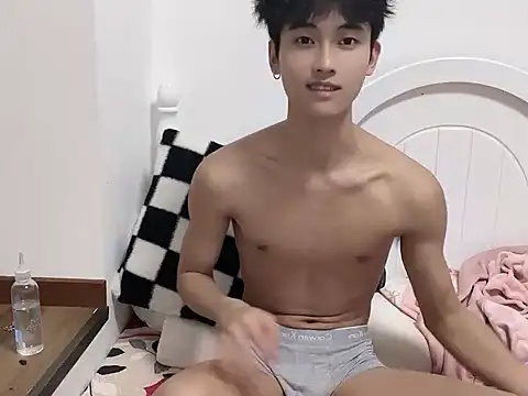 yangyang-2563 online show from September 13, 2025, 1:55 pm
