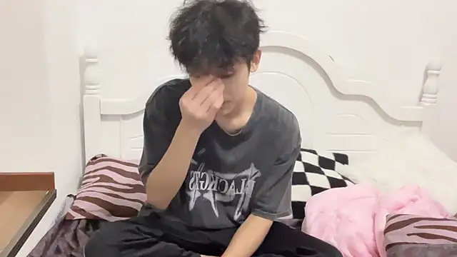yangyang-2563 online show from September 20, 2025, 12:06 pm