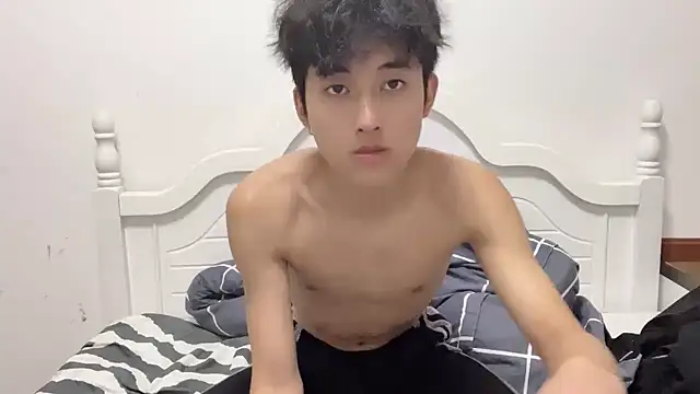 yangyang-2563 online show from September 21, 2025, 1:13 pm