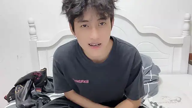 yangyang-2563 online show from September 24, 2025, 2:09 pm