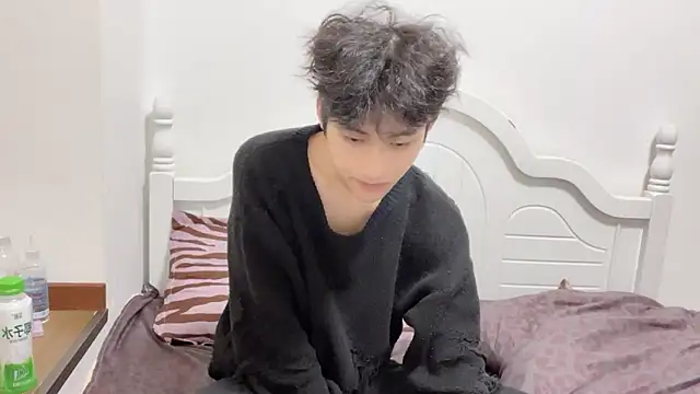 yangyang-2563 online show from September 30, 2025, 9:58 am