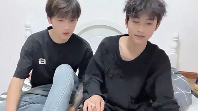 yangyang-2563 online show from October 1, 2025, 1:28 pm
