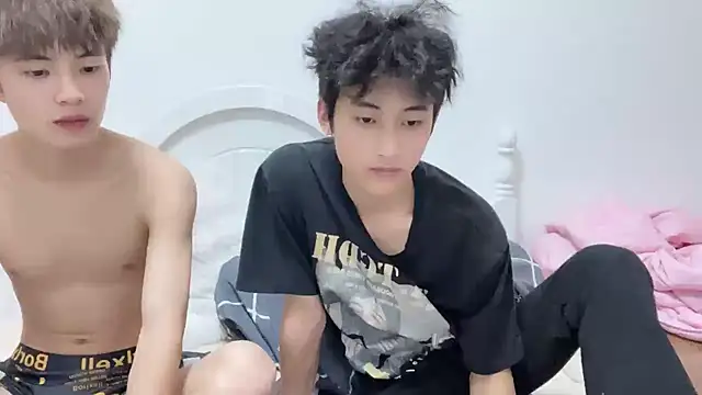 yangyang-2563 online show from October 4, 2025, 3:10 pm