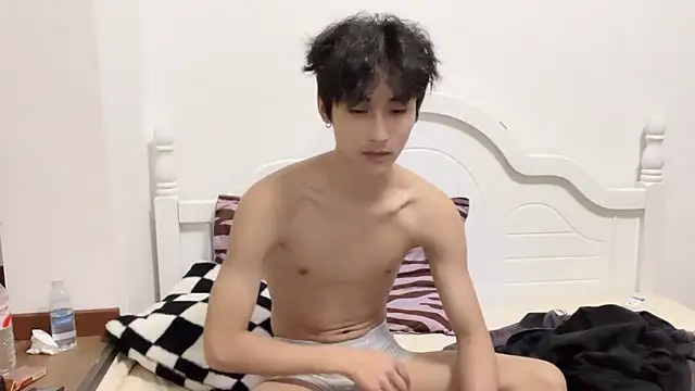 yangyang-2563 online show from October 9, 2025, 2:59 pm