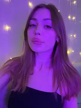 Snapshot of Elizabeth_Tay chatting on October 21, 2025, 5:24 pm Elizabeth Tay online show from October 21, 2025, 5:24 pm