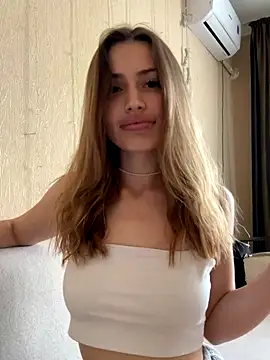 Snapshot of Elizabeth_Tay chatting on November 10, 2025, 10:14 am Elizabeth Tay online show from November 10, 2025, 10:14 am