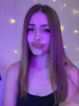 Snapshot of Elizabeth_Tay chatting on November 20, 2025, 5:56 pm Elizabeth Tay online show from November 20, 2025, 5:56 pm