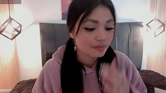Evaa rosee  online show from October 3, 2025, 12:24 pm