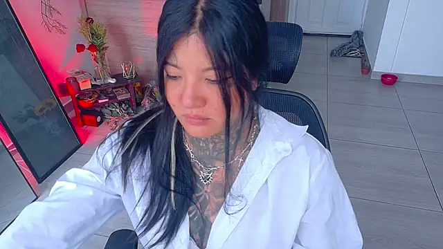 Unatatuada online show from December 1, 2025, 7:19 pm