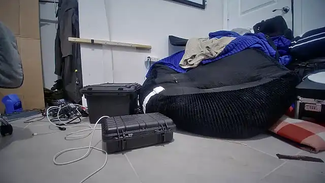 jasoncali305 online show from November 2, 2025, 3:20 am