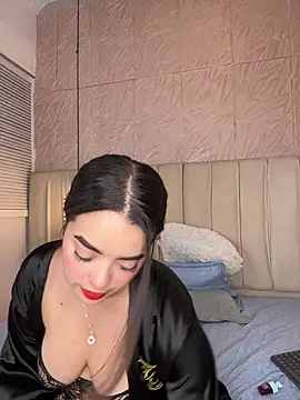 hannahst  online show from March 28, 2026, 8:19 pm