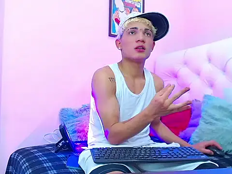 EL VENEZOLANO 22CM online show from November 9, 2025, 4:55 am