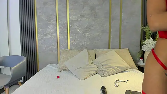 AishaValcazar online show from January 8, 2026, 4:48 am