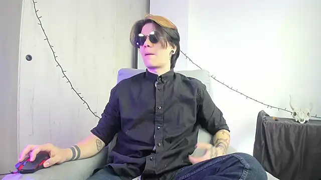 Jerry Cole online show from December 17, 2025, 3:29 pm