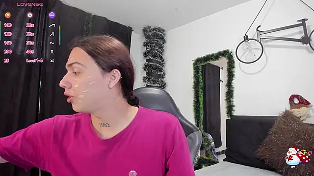 Snapshot of Almaazz chatting on January 8, 2026, 7:38 pm Almaazz online show from January 8, 2026, 7:38 pm