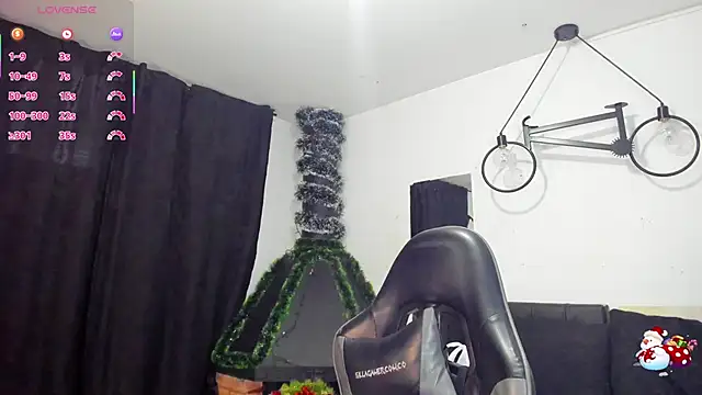 Snapshot of Almaazz chatting on January 15, 2026, 8:23 pm Almaazz online show from January 15, 2026, 8:23 pm