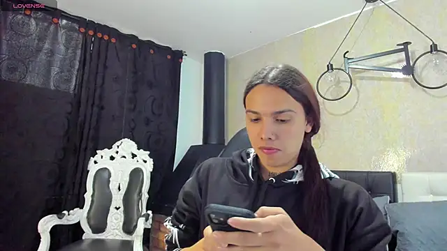 Snapshot of Almaazz chatting on February 12, 2026, 1:39 pm Almaazz online show from February 12, 2026, 1:39 pm