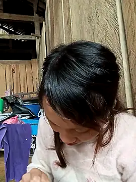 bonnie-00 online show from November 5, 2025, 6:13 am