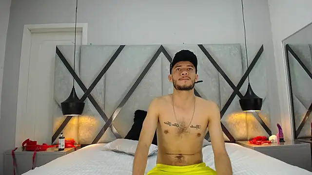 EthanCollen online show from October 17, 2025, 11:40 pm