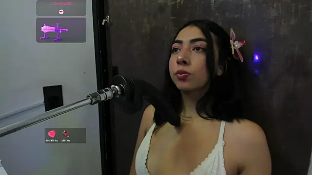 cherry skinny  online show from April 6, 2026, 4:46 am