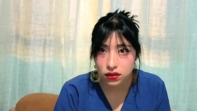 Sullyoonn online show from October 31, 2025, 12:00 am