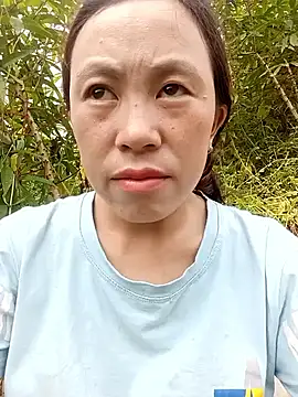 lyuyenkk online show from October 2, 2025, 7:37 am