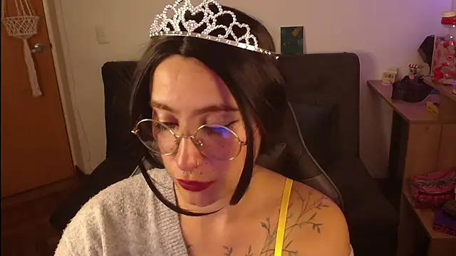 Miacatsito3 online show from October 30, 2025, 1:18 am