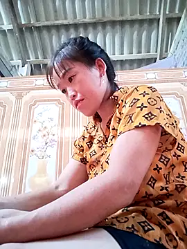 Vuong x online show from September 17, 2025, 8:27 am